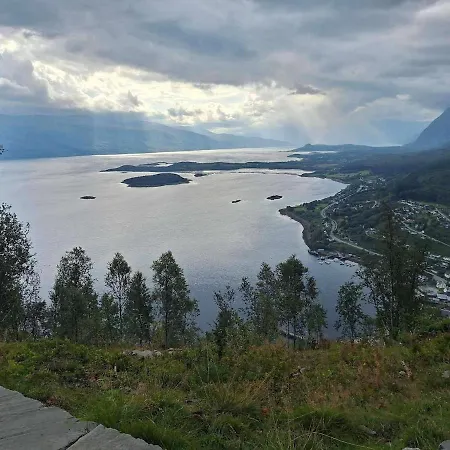 Rossgarden, Lyngen Дом отдыха Lyngseidet