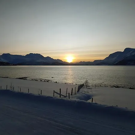 Дом отдыха Rossgarden, Lyngen Lyngseidet